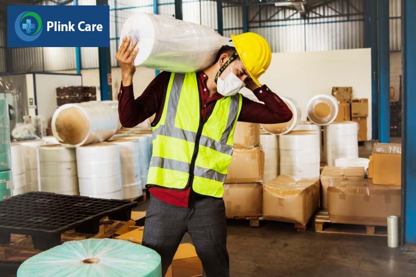 Mang vác vật nặng ảnh hướng đến khớp xương