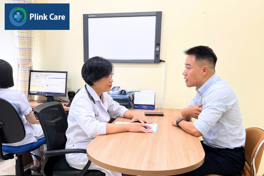 Người bị mỡ máu cao nên tuân thủ lịch tái khám của bác sĩ