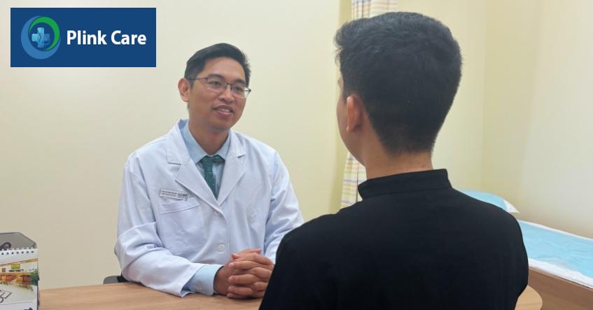 nước tiểu màu trắng trong suốt khi nào cần gặp bác sĩ