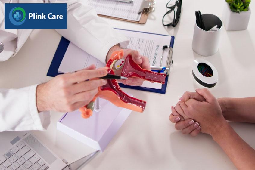 thăm khám cùng bác sĩ sản phụ khoa