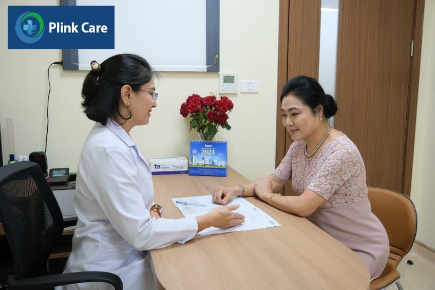 Thăm khám định kỳ 6 tháng 1 lần giúp đảm bảo sức khỏe cho nữ giới trong thời kỳ mãn kinh