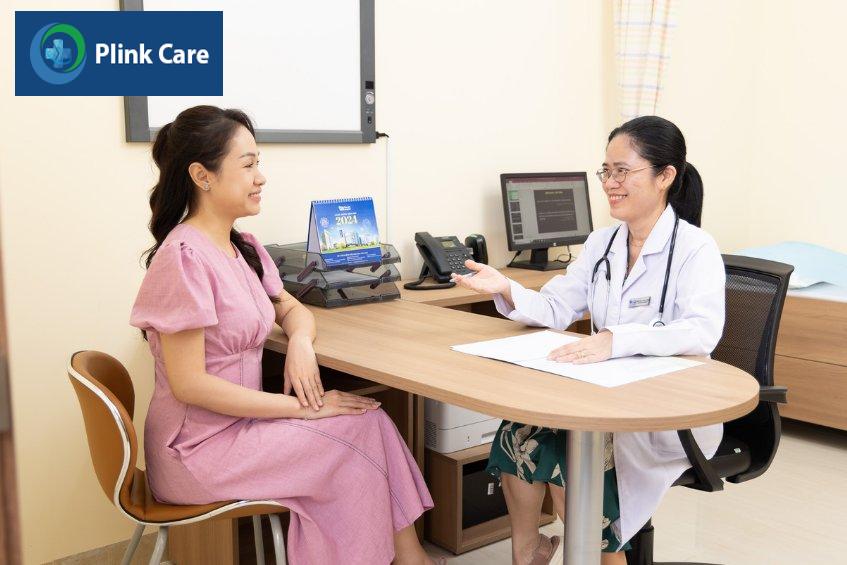 Tiến sĩ, Bác sĩ Đặng Thị Mai Khuê thăm khám và tư vấn