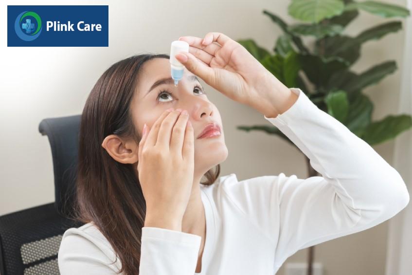 dùng thuốc nhỏ mắt trị mắt đổ ghèn