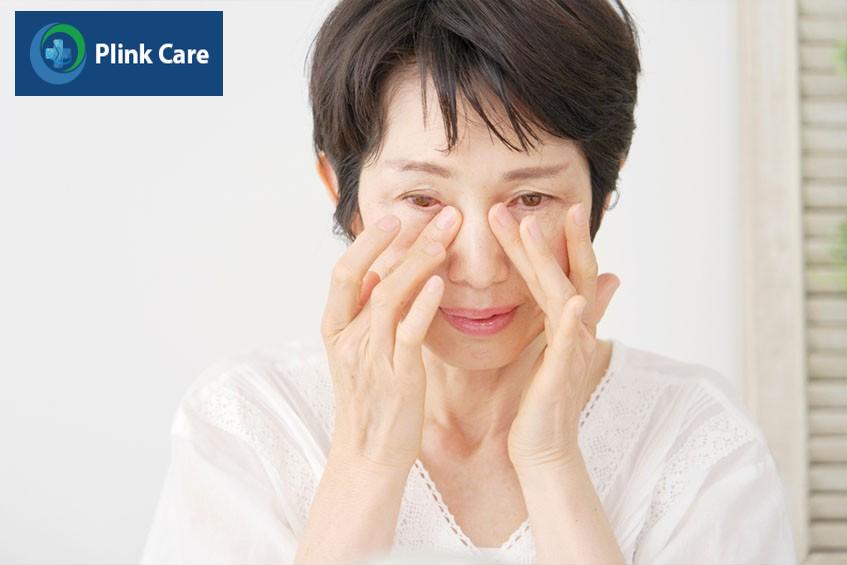 massage chữa sụp mí mắt tại nhà
