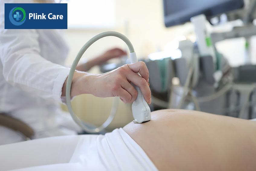 Mẹ bầu cần đi khám thai định kỳ và tuân thủ các hướng dẫn của bác sĩ