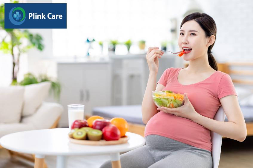 Mẹ bầu cần thực hiện chế độ ăn uống lành mạnh để bảo vệ sức khỏe tim mạch