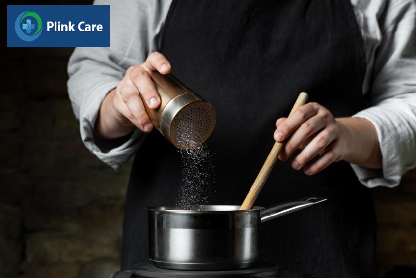 người bệnh nhược cơ nên dùng muối vừa phải