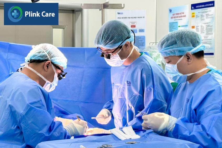 Phẫu thuật điều trị thoát vị thành bụng cho trẻ tại khoa Nhi