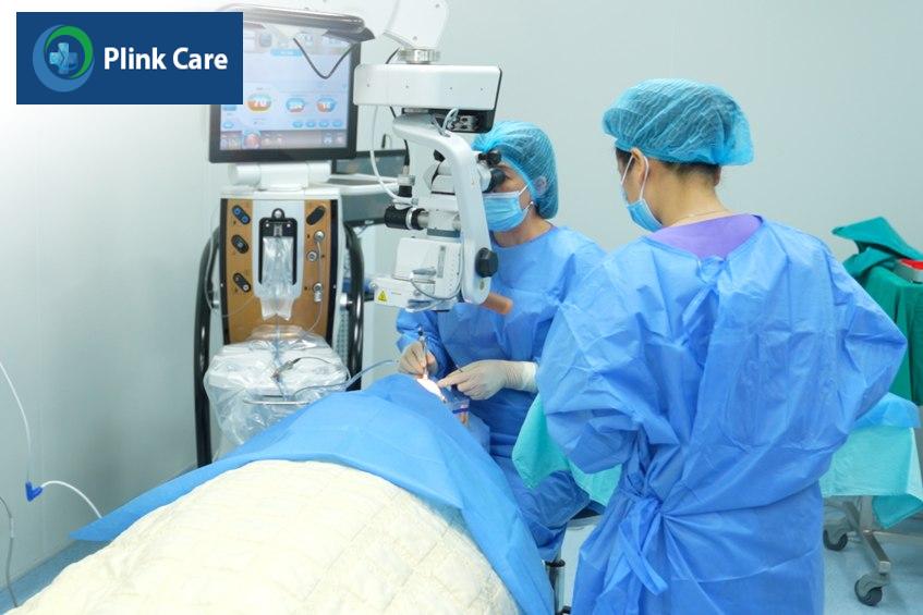 phẫu thuật đục thủy tinh thể điều trị bệnh