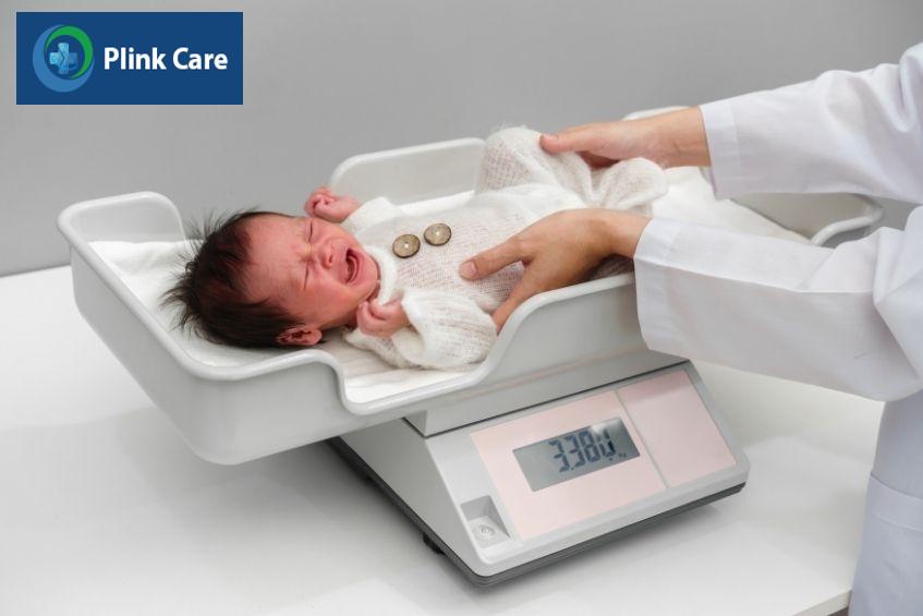 Sử dụng thước đo chiều dài nằm đối với trẻ dưới 24 tháng tuổi