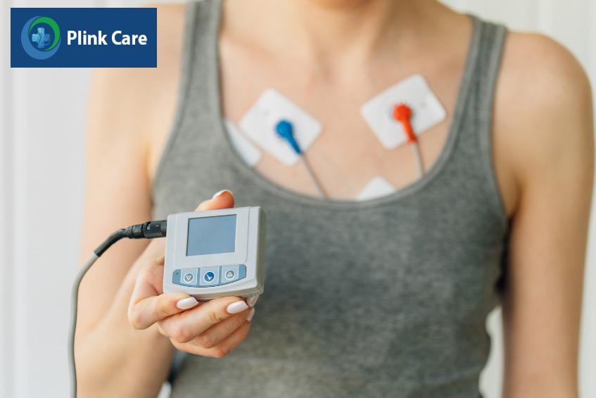 Người bệnh có thể dùng thiết bị Holter ECG để theo dõi hoạt động của nhịp tim