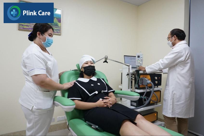 thực hiện quy trình kích thích từ trường xuyên sọ